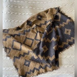 Aritzia Diamond Mosaic Blanket Scarf